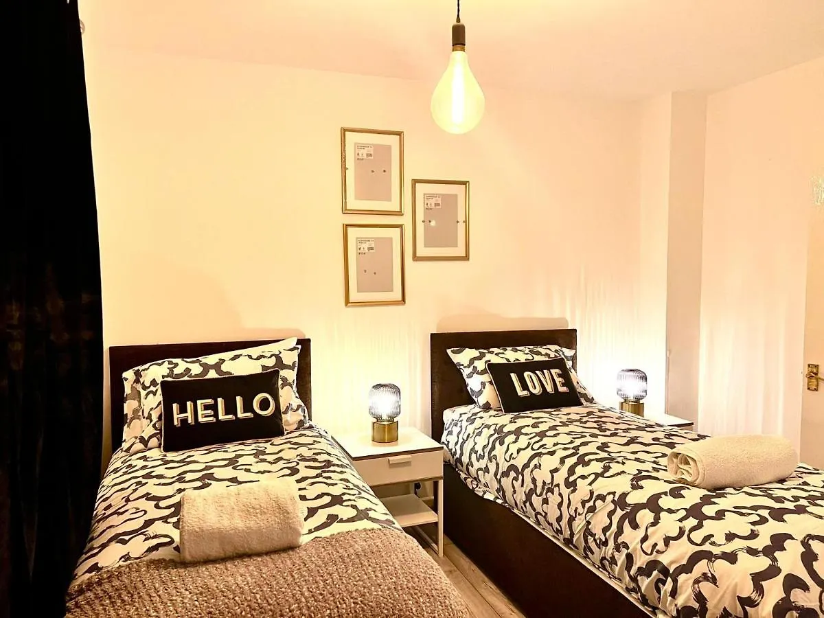 Holiday home Modern Renovated 2-Bedroom House Barking
