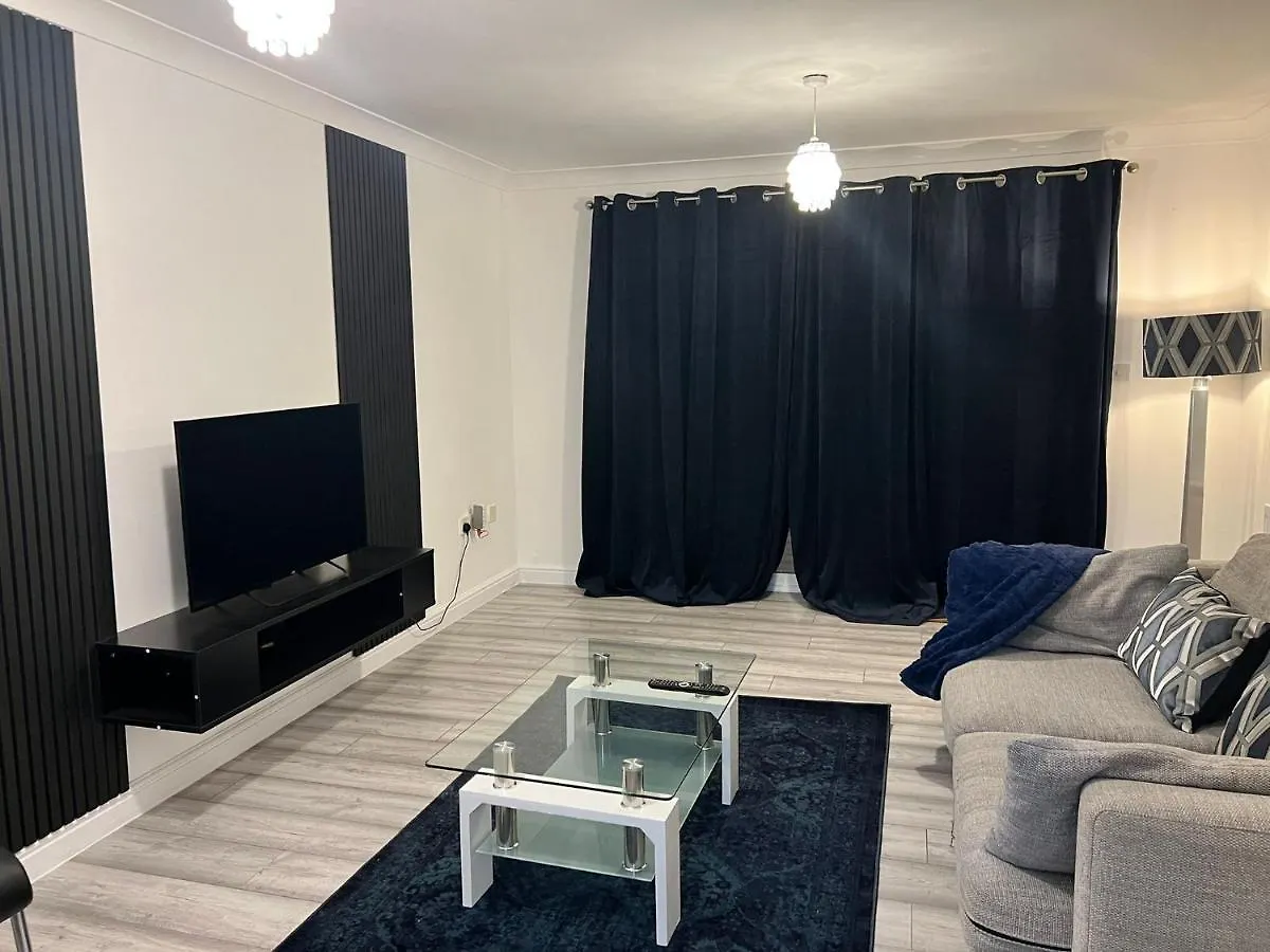 Modern Renovated 2-Bedroom House Barking  Holiday home Barking (Greater London)