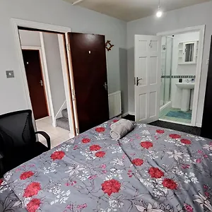 Guest house Fenia Estate, Barking (Greater London)